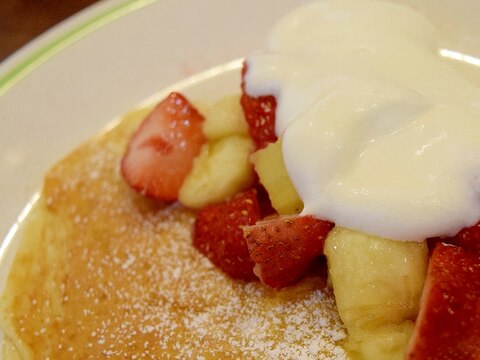 大豆粉とフルーツでヘルシーパンケーキ